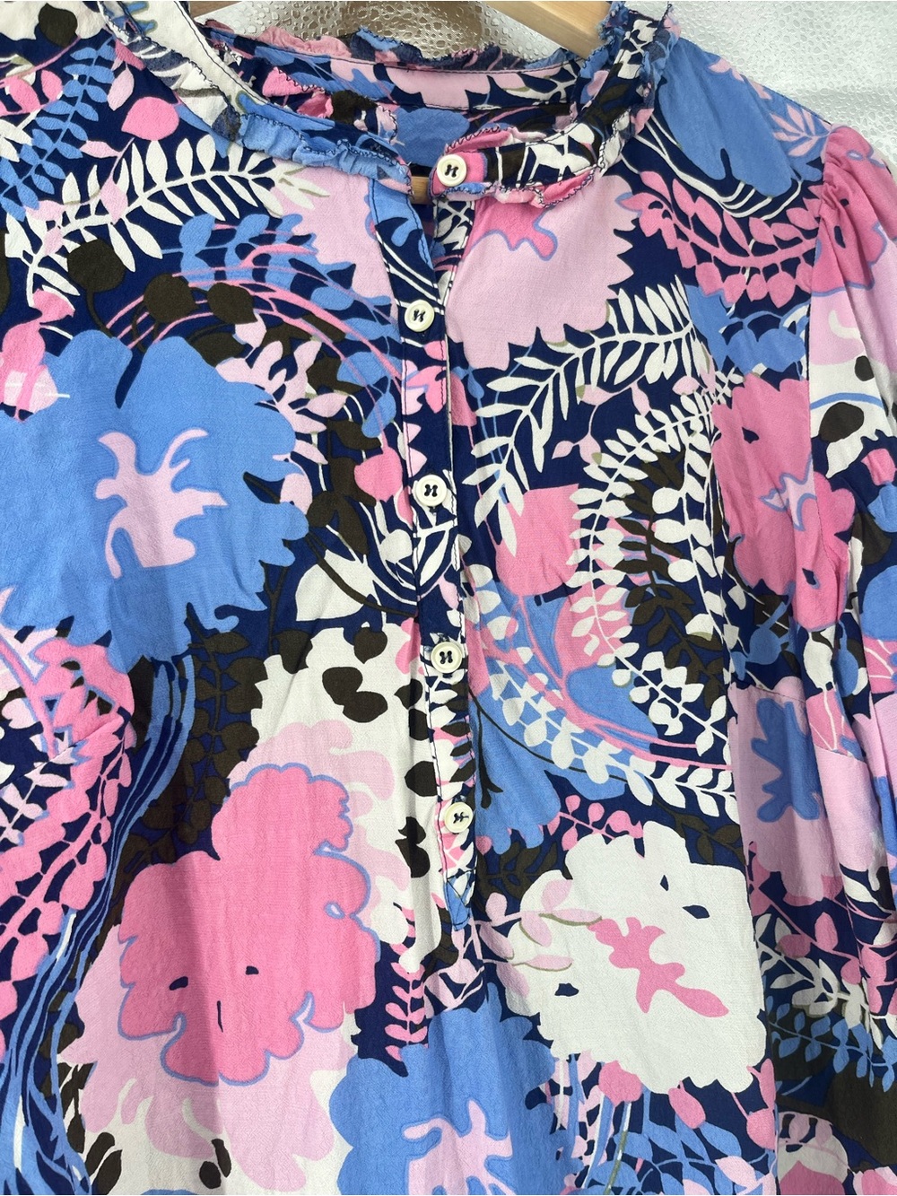 Talbots Cascading Blooms Floral Smocked Cuff Long Sleeve Blouse 100%Viscose Sz S - Picture 11 of 14